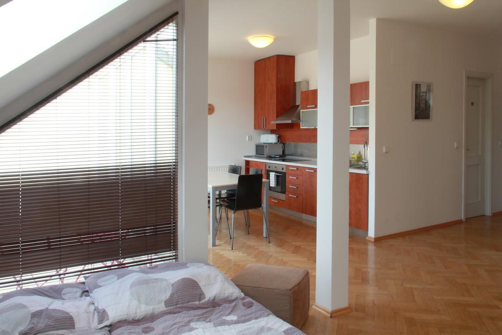 Residence Kostnicke Square Πράγα Εξωτερικό φωτογραφία