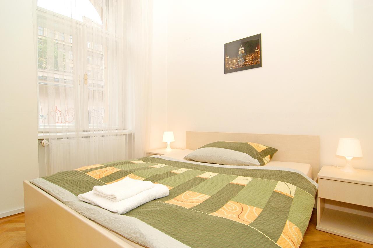 Residence Kostnicke Square Πράγα Εξωτερικό φωτογραφία