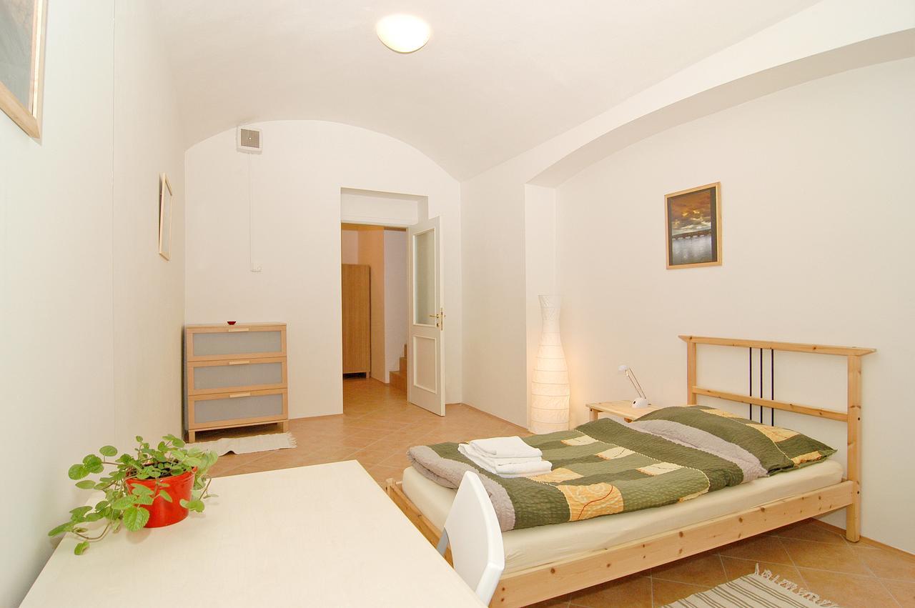 Residence Kostnicke Square Πράγα Εξωτερικό φωτογραφία