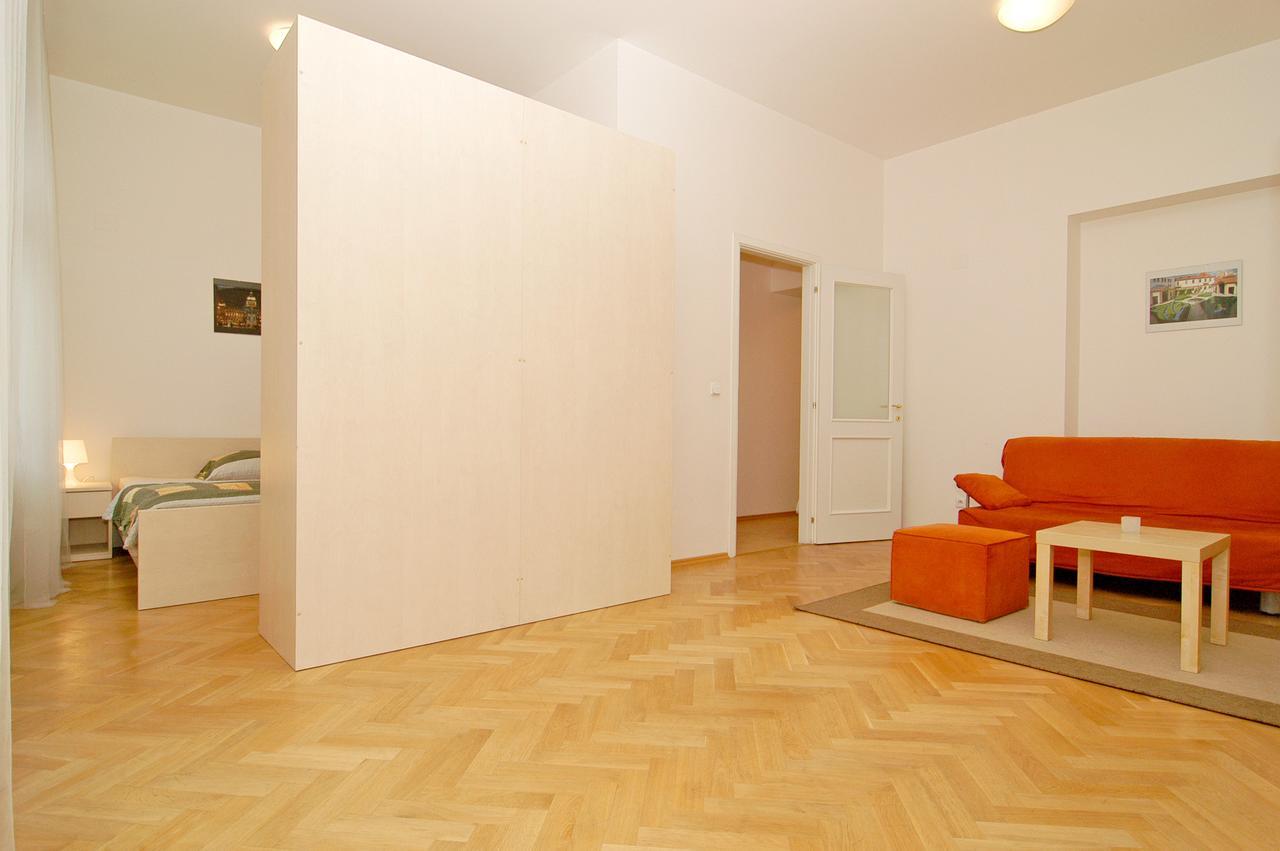 Residence Kostnicke Square Πράγα Εξωτερικό φωτογραφία