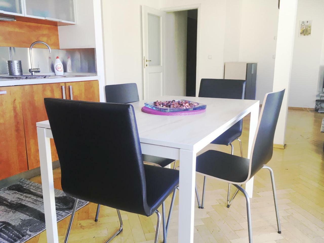 Residence Kostnicke Square Πράγα Εξωτερικό φωτογραφία